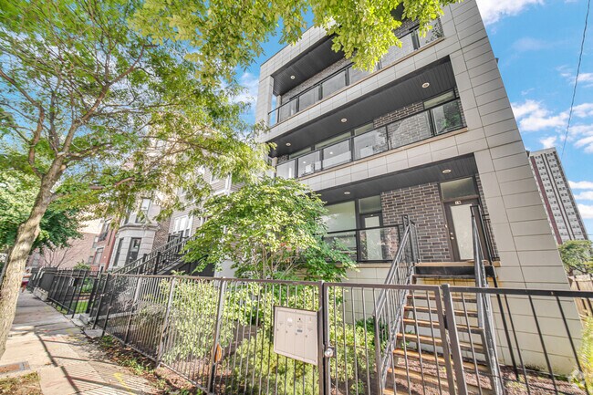 Building Photo - 1639 W Warren Blvd Unit 3 Rental