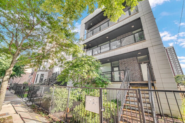 Photo - 1639 W Warren Blvd Condo Unit 3