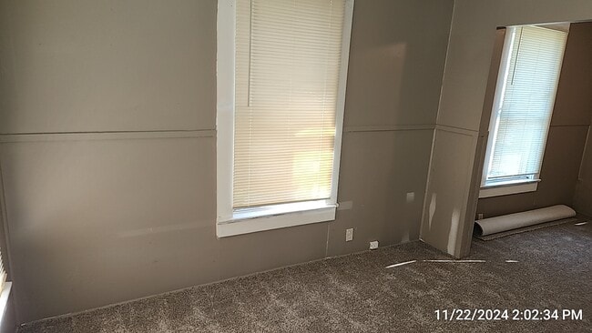 Photo - 716 Bronson St