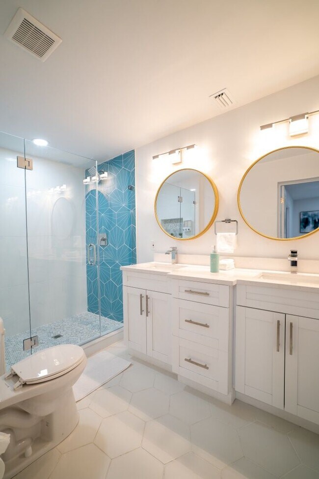 Photo - Beautiful Spacious Stylish near Busch Gardens at Crenshaw