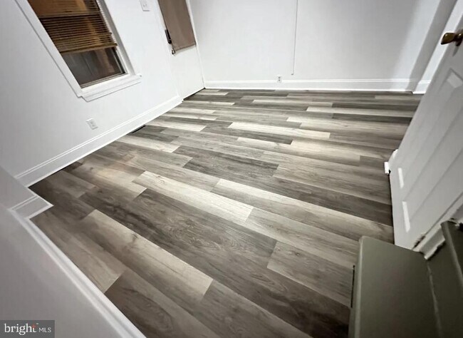 Photo - 2663 Webb St