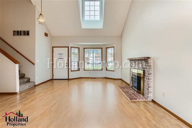 Photo - Gorgeous & Spacious Home 4 beds 3 bath!!!
