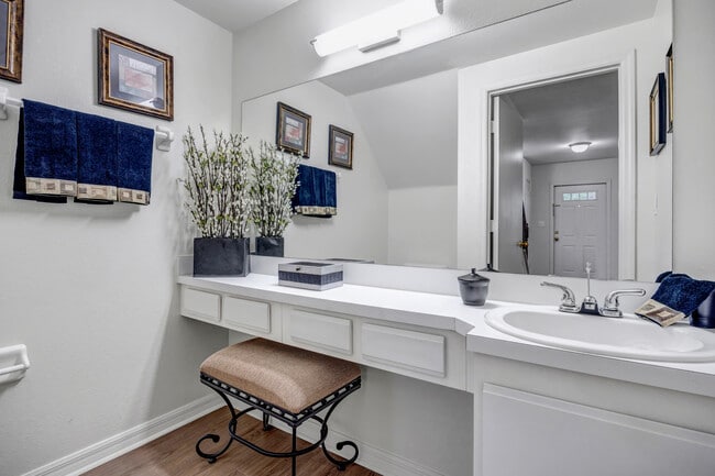 L2A - 3Bd 2.5Ba - Carlton Arms Of Winter Haven