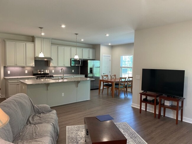 Photo - 2116 Sounders Ln NE
