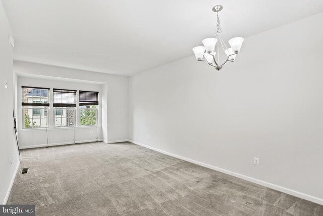 Photo - 2923 Glendale Ave