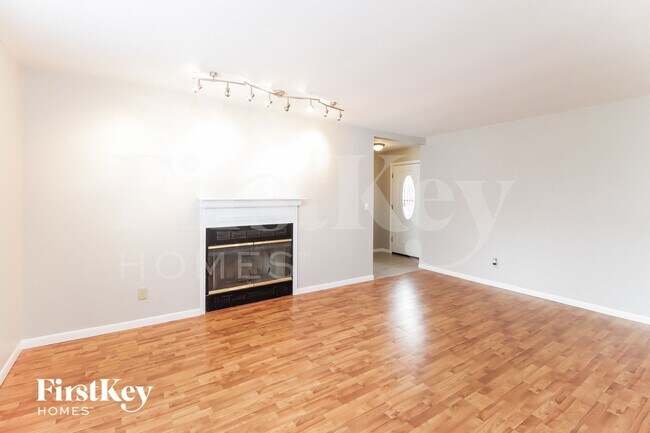 Photo - 618 Neptune Way