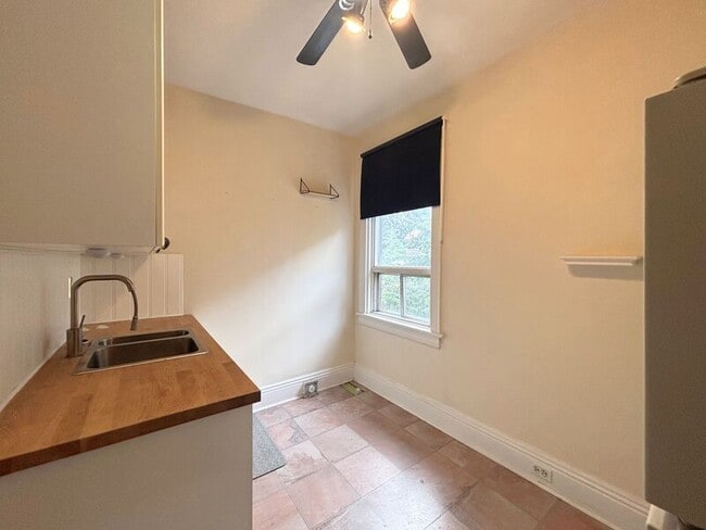 Photo - 44 Spring St Unit UPPER