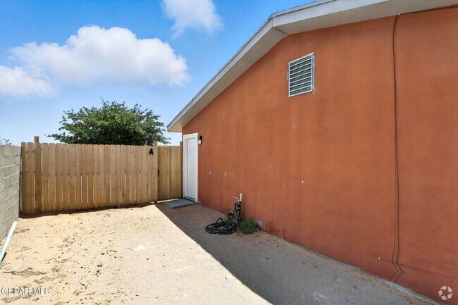 Building Photo - 14854 Big John Dr Rental