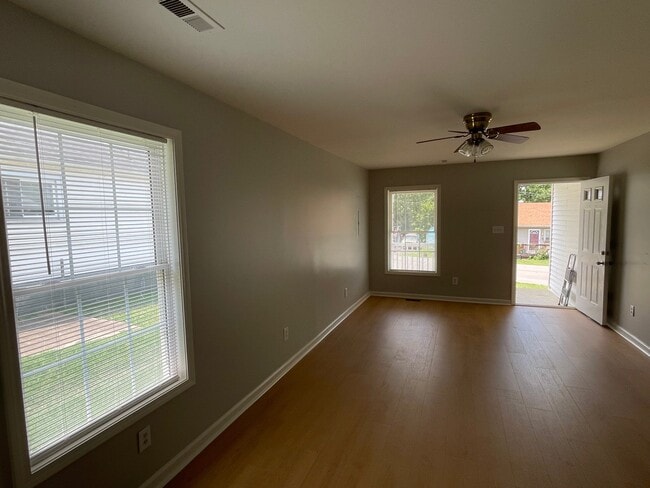 Photo - 432 Chambers St