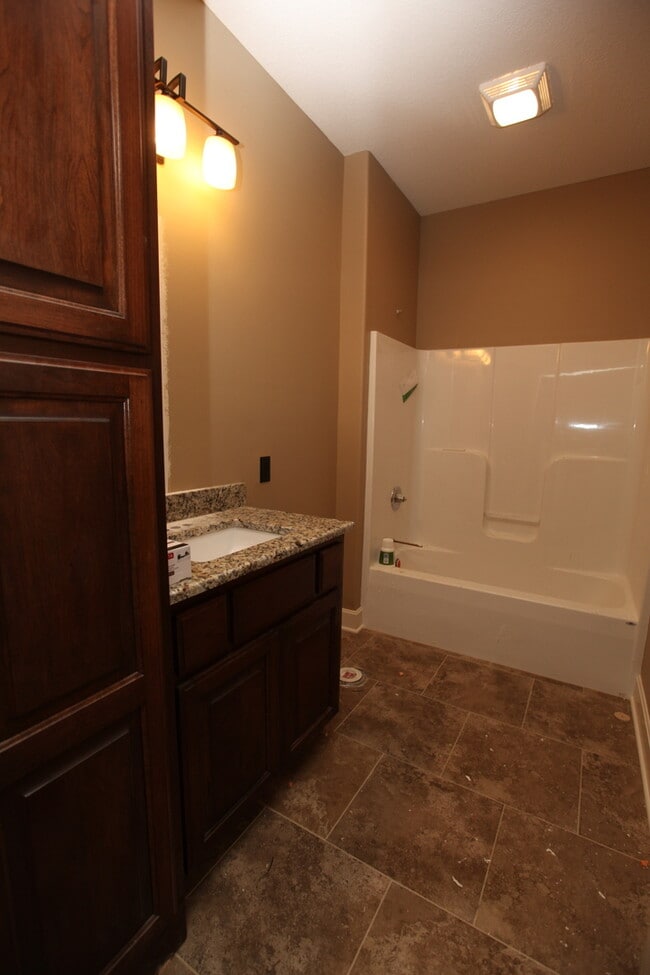 Photo - 3 Bedroom, 2 Bathroom Townhouse in Savanna...