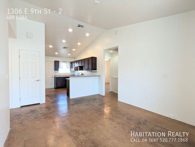 Photo - 1306 E 9th St