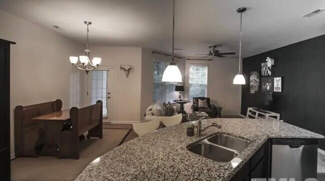 Photo - 756 Treviso Ln