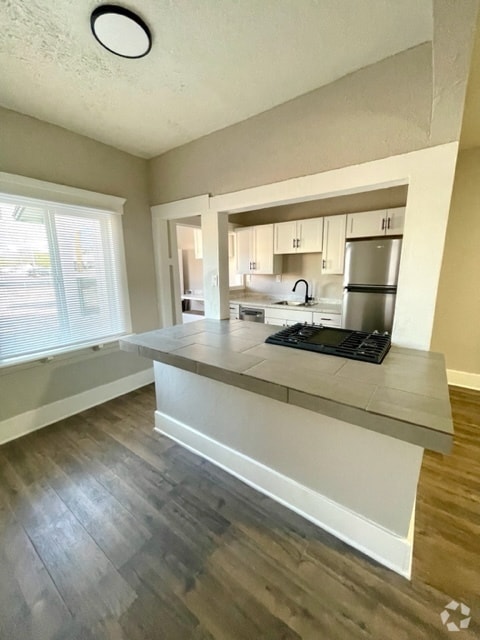 Building Photo - 422 N Park Ave Unit 422 Rental