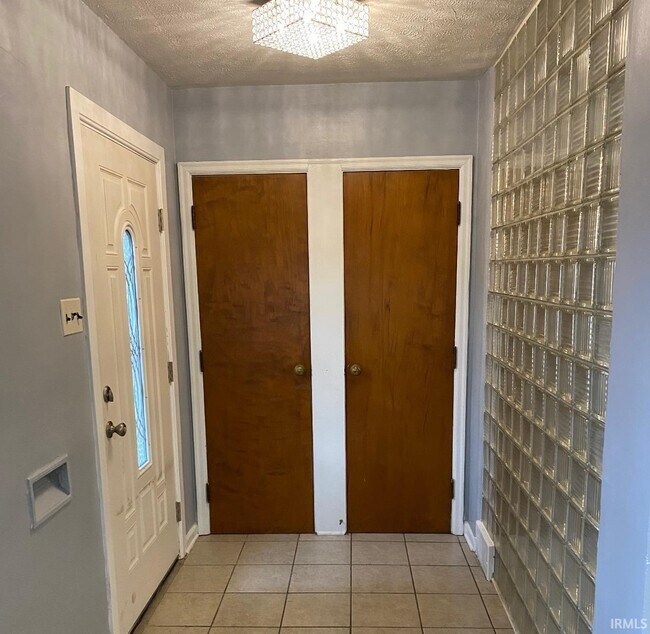 Photo - 2000 Atwater Ave