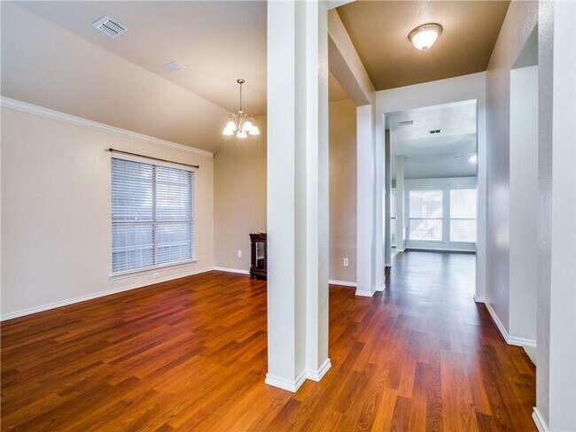 Photo - 5313 Hibbs Dr