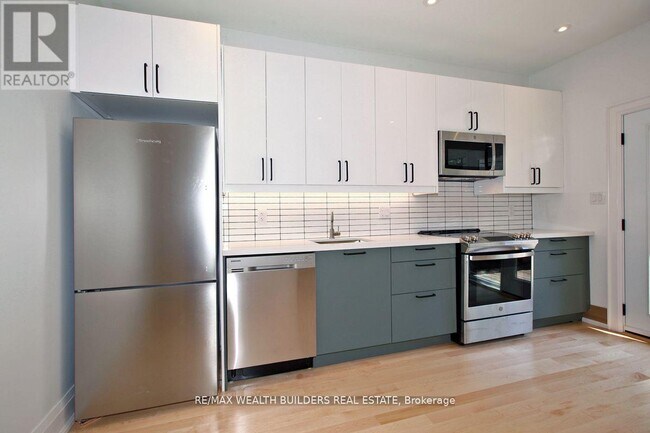 Photo - 167 Broadview Ave Unit #3