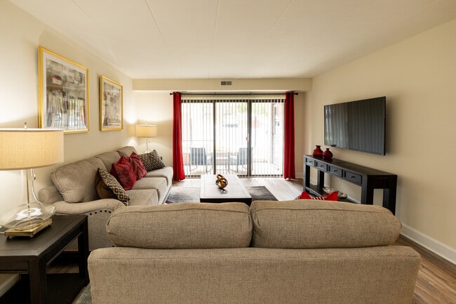 Photo - Ivy Hall Apartments