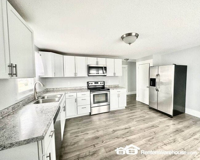 Photo - 105 E 3rd Ave