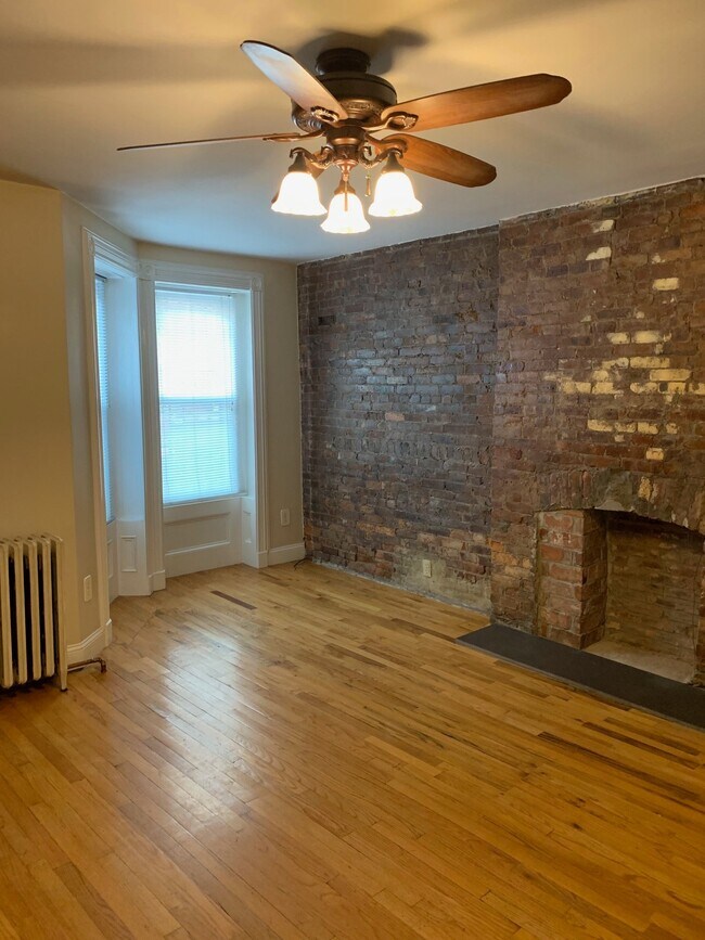 Photo - 288 Monmouth St