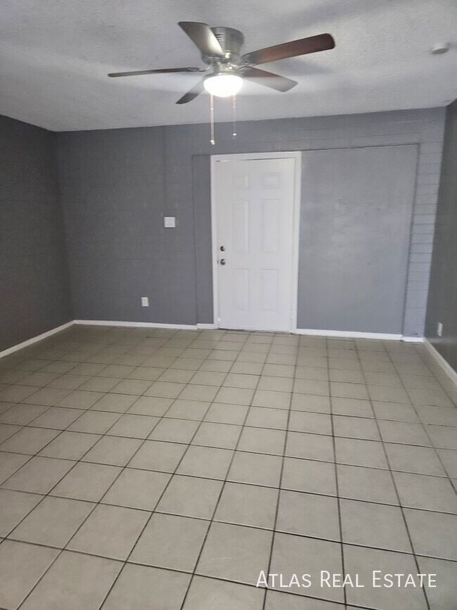 4900 E Culver St Unit 9