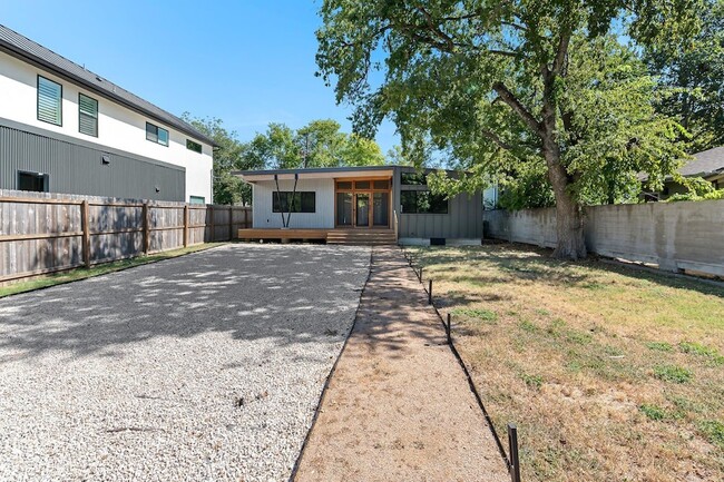 Photo - 1908 Richcreek Rd