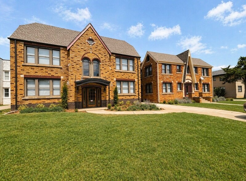 831 East Drive