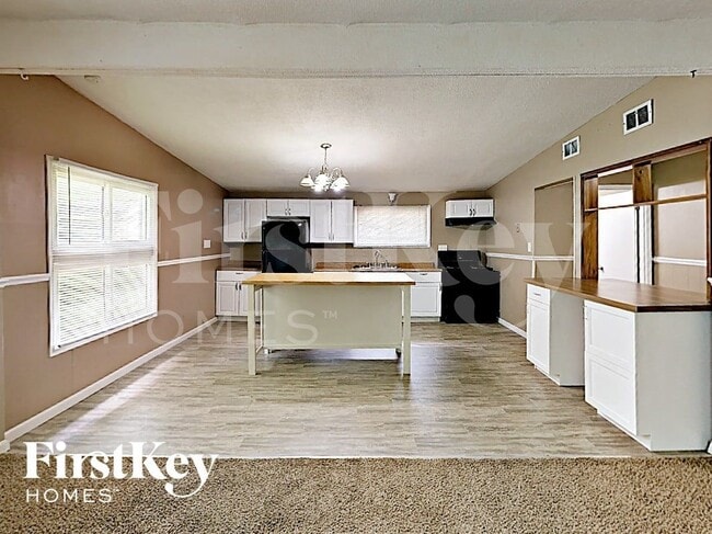 Photo - 805 Robinwood Dr