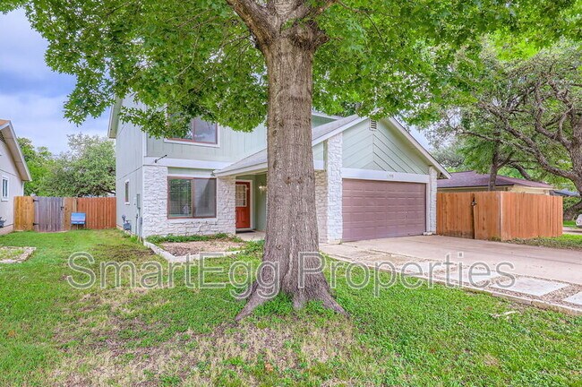 Building Photo - 11426 Bristle Oak Trail Rental