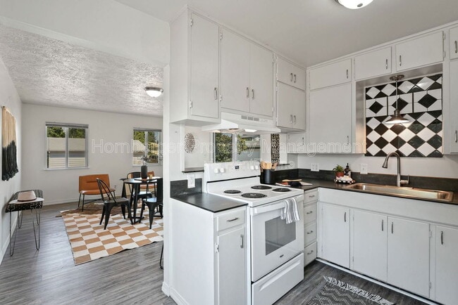 Building Photo - 503 E Joseph Ave