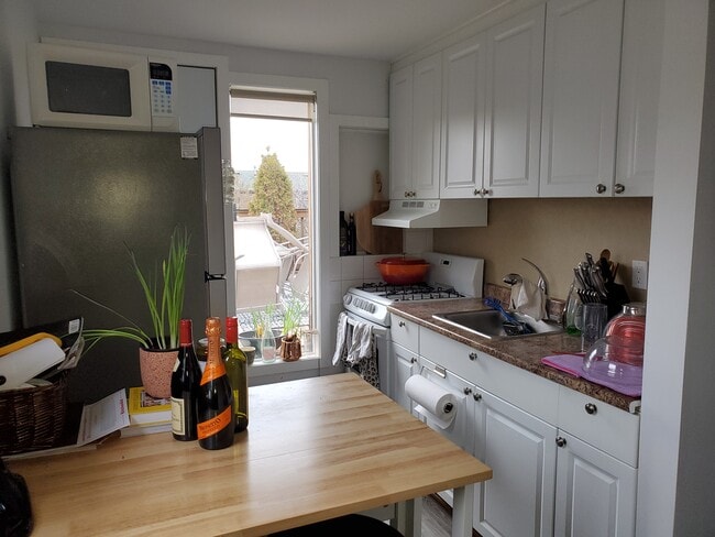 Photo - EAGLE’S NEST, Sun filled very bright loft apt- (Dupont & Christie) Unité Upper