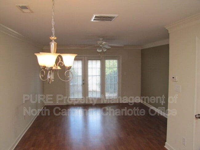 Photo - 1336 Green Oaks Ln Unit D