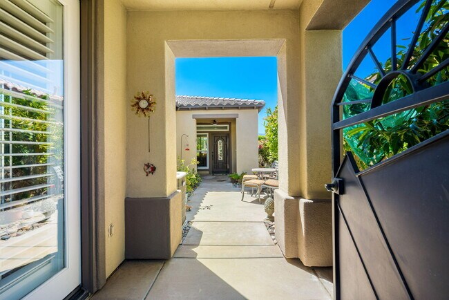 Photo - 60661 Juniper Ln