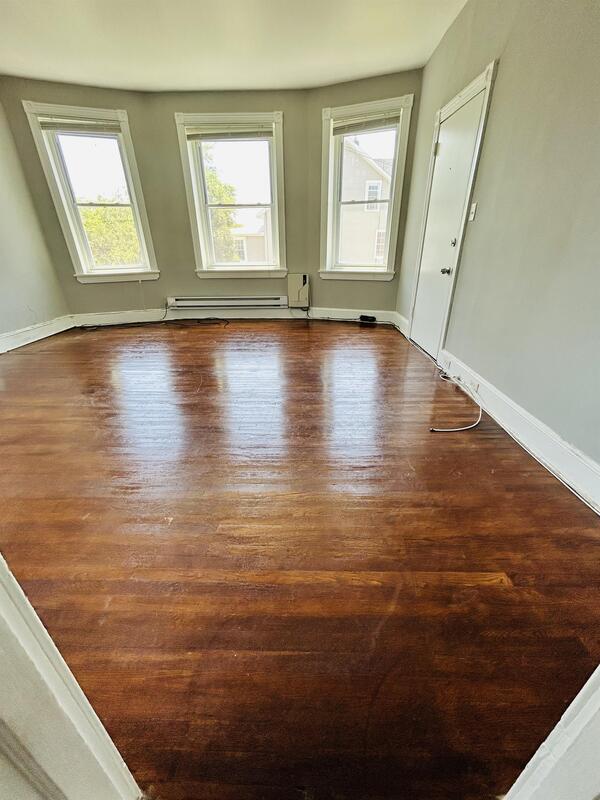 Photo - 7437 Oxford Ave