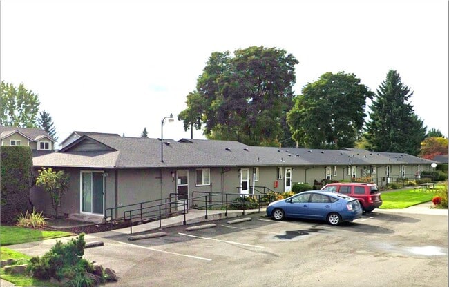 Photo - 601 W Elizabeth St