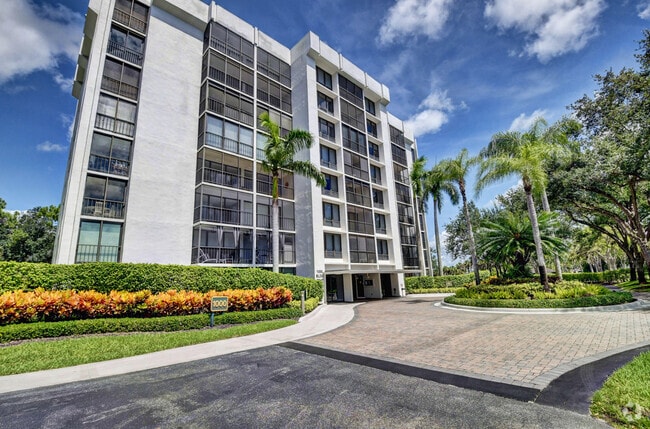 Building Photo - 7847 Lakeside Blvd Unit 1063 Rental