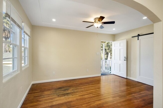 Photo - 4415-4419 VAN DYKE AVENUE % Unidad 4417 Van Dyke Ave