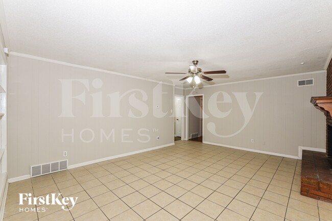 Photo - 5819 Fox Lair Ave