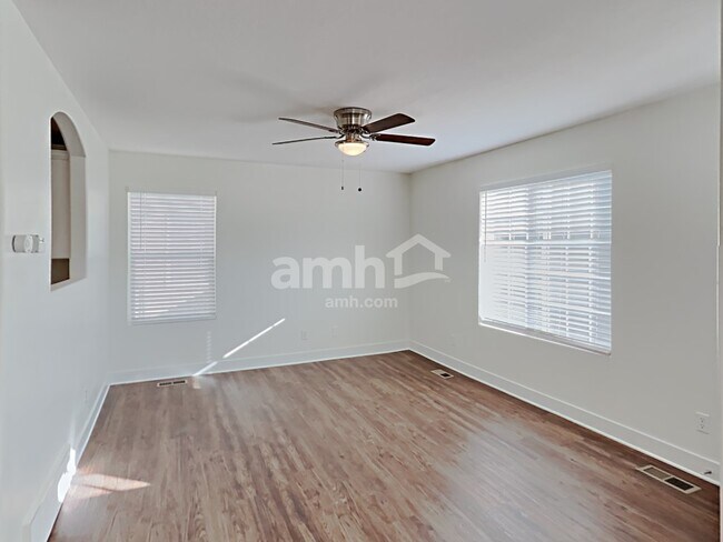 1805 E American Wy