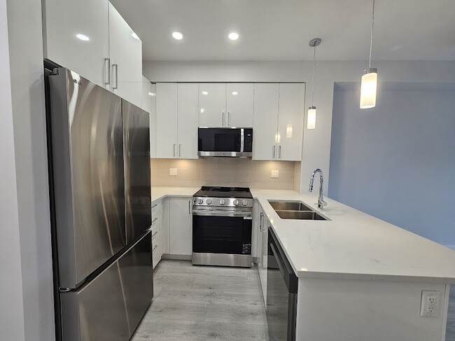 Photo - 33886 Pine St