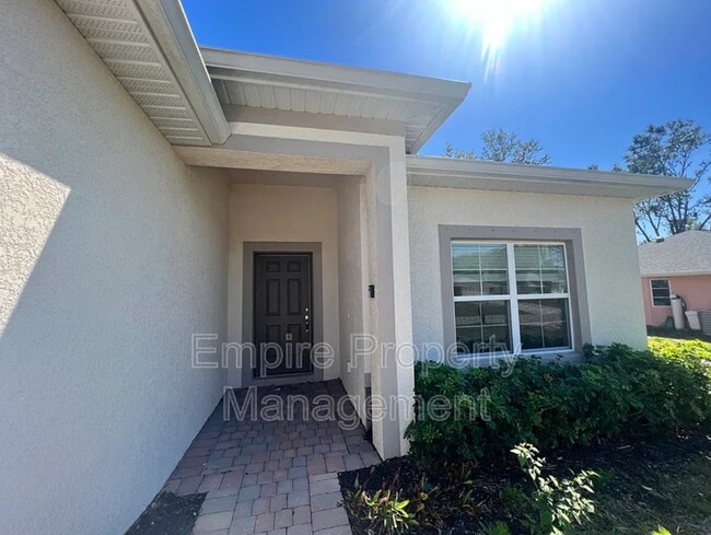 Photo - Charming 3 Bed 2 Bath with Screened Lanai in North Port