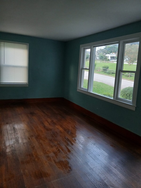 Photo - 1555 Myrtle Ave