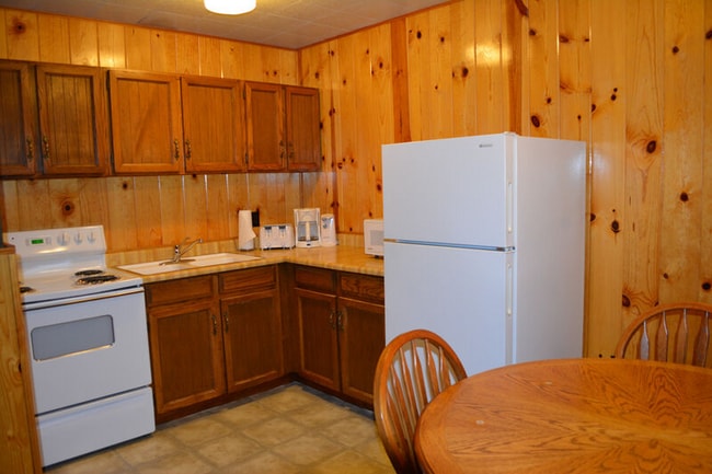 Photo - 237 E White Mountain Blvd