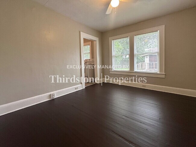 Photo - 3048 Hunt St