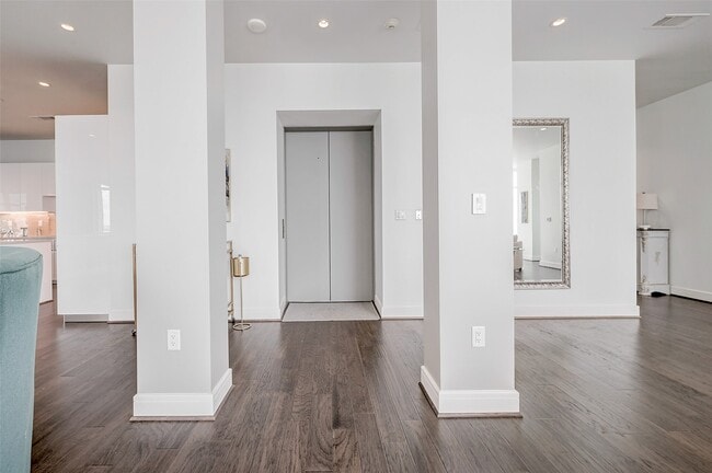 Building Photo - 4521 San Felipe St Unit 1905