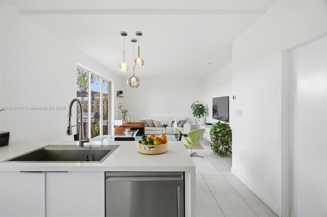 Photo - 16061 NW 24th St