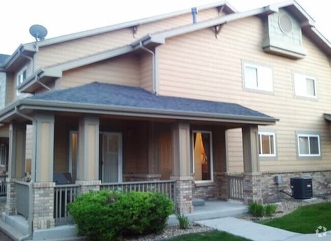 Building Photo - Cute Townhome in Rigdon Farms