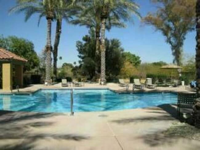 Photo - 4925 E DESERT COVE Ave Unidad 134