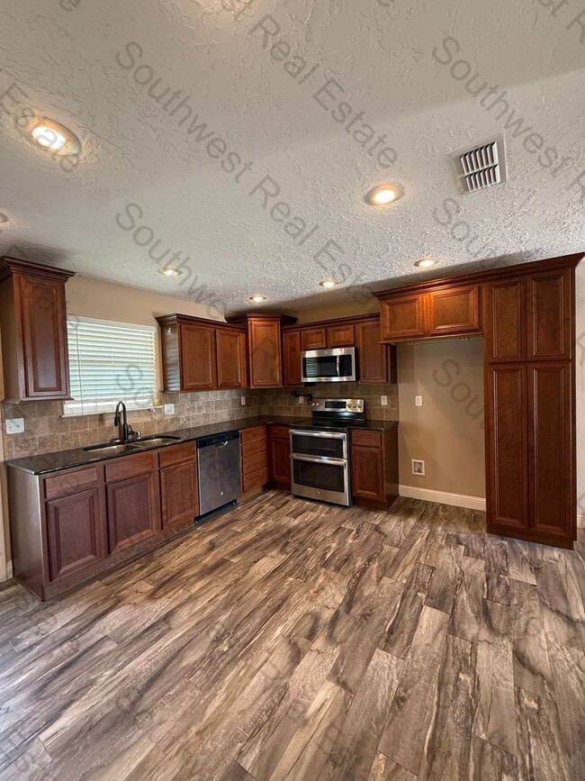 Photo - Spacious 3 Bedroom 2 Bath