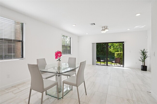 Photo - 180 SE 5th Ct