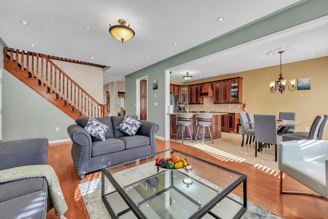 Building Photo - 17 Bayhampton Dr Unit SI ID1504515P